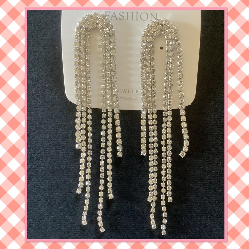 Crystals drop earrings